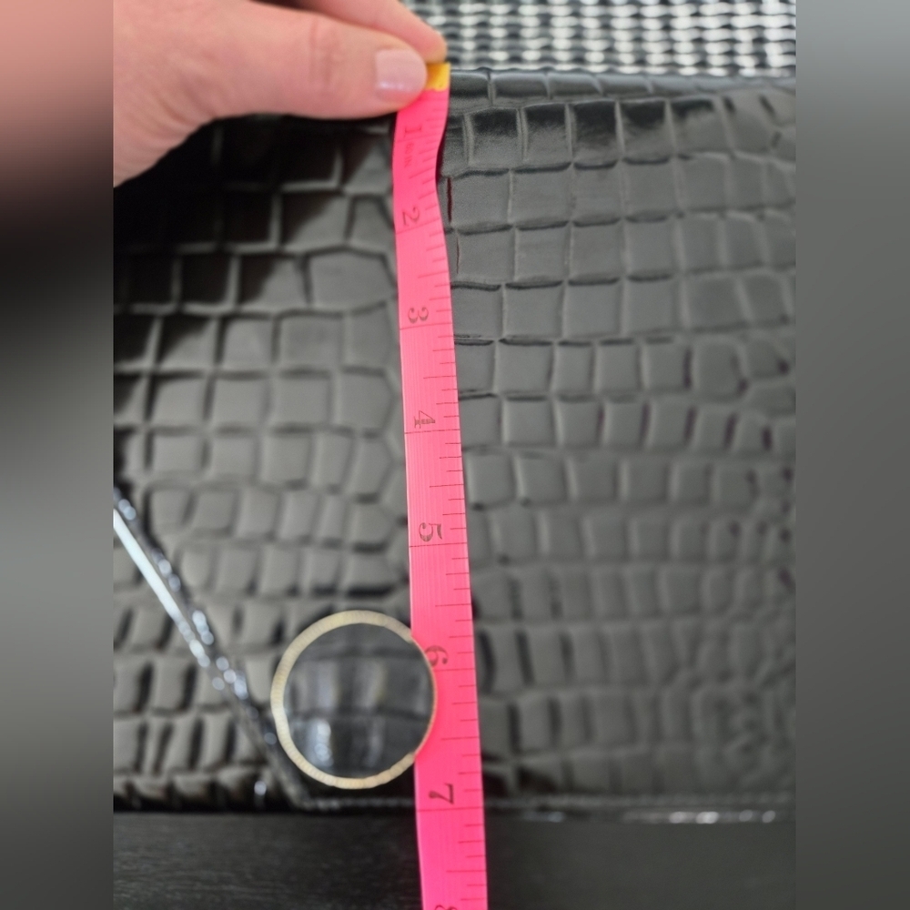 Yves Saint Laurent Vintage Black Patent Clutch - Picture 4 of 17